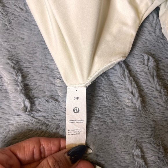 Like new lululemon Nulu Wundermost asymmetrical body suit - Picture 4 of 5